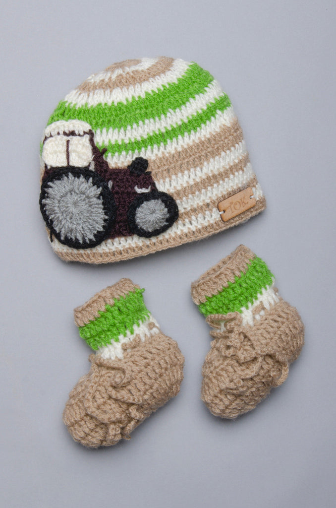 Car Applique Cap with Booties- Beige & Green