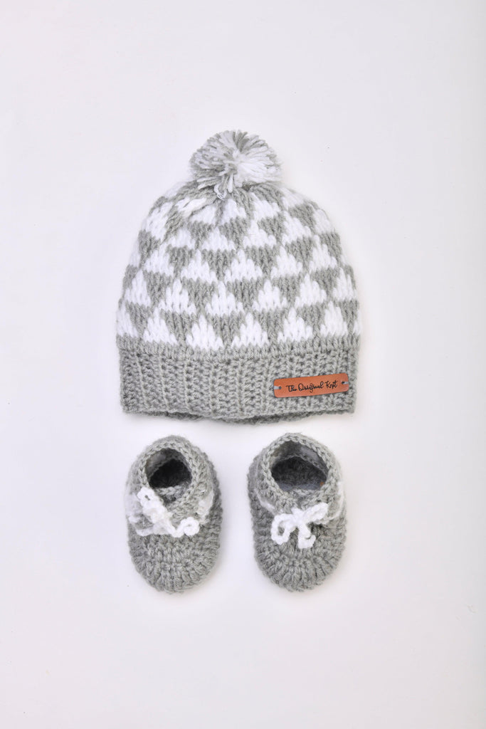 Checkered Crochet Cap & Booties- Grey & White